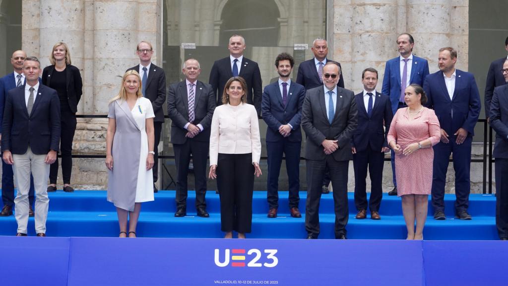 Foto de familia de los ministros de Medio Ambiente y Energía de la UE al término del Consejo celebrado en Valladolid, este miércoles.