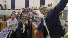 Carlos Mazón se hace un selfie con los diputados del grupo popular en la Diputación.