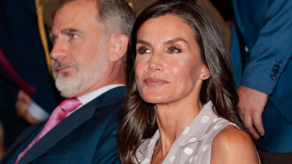 Los Reyes, Felipe y Letizia, en la entrega de Becas de La Caixa.