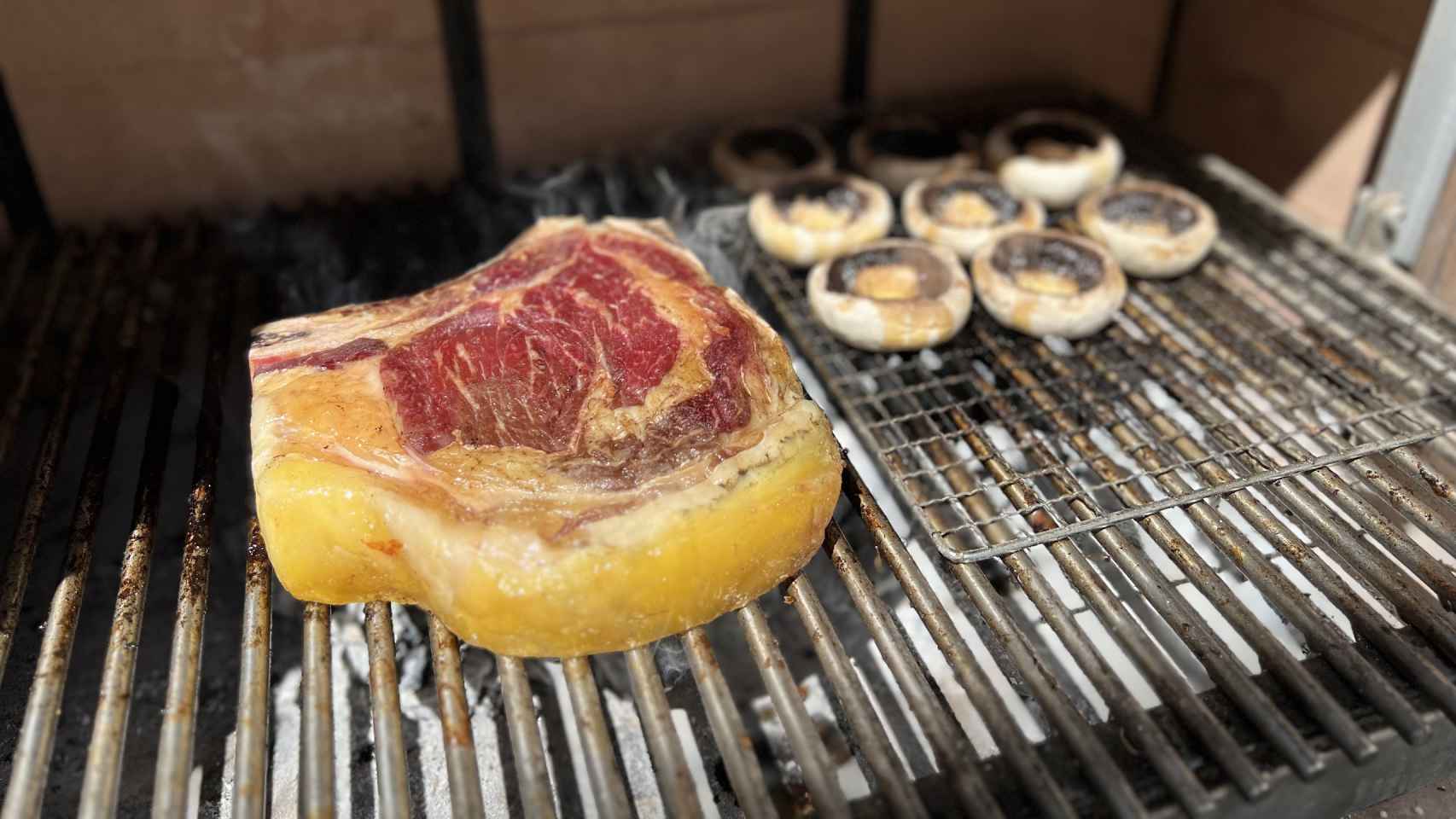 Parilla tradicional, la forma más corriente de hacer barbacoas en España