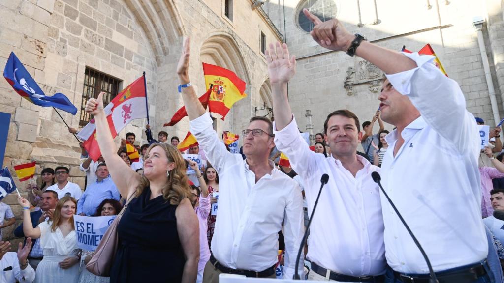 Feijóo en el acto central de la campaña electoral en Burgos