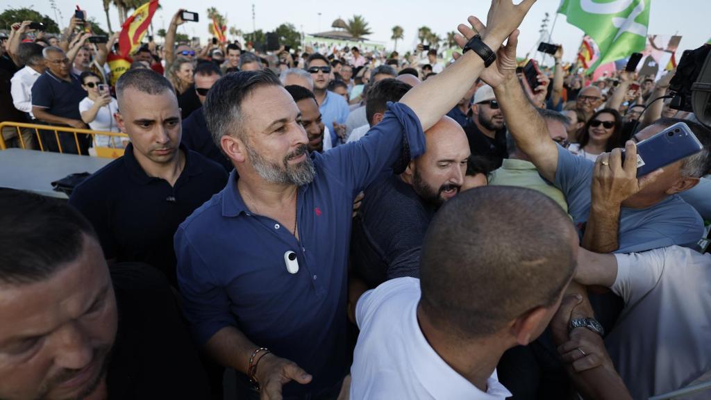 Abascal llega al acto celebrado en Valencia.