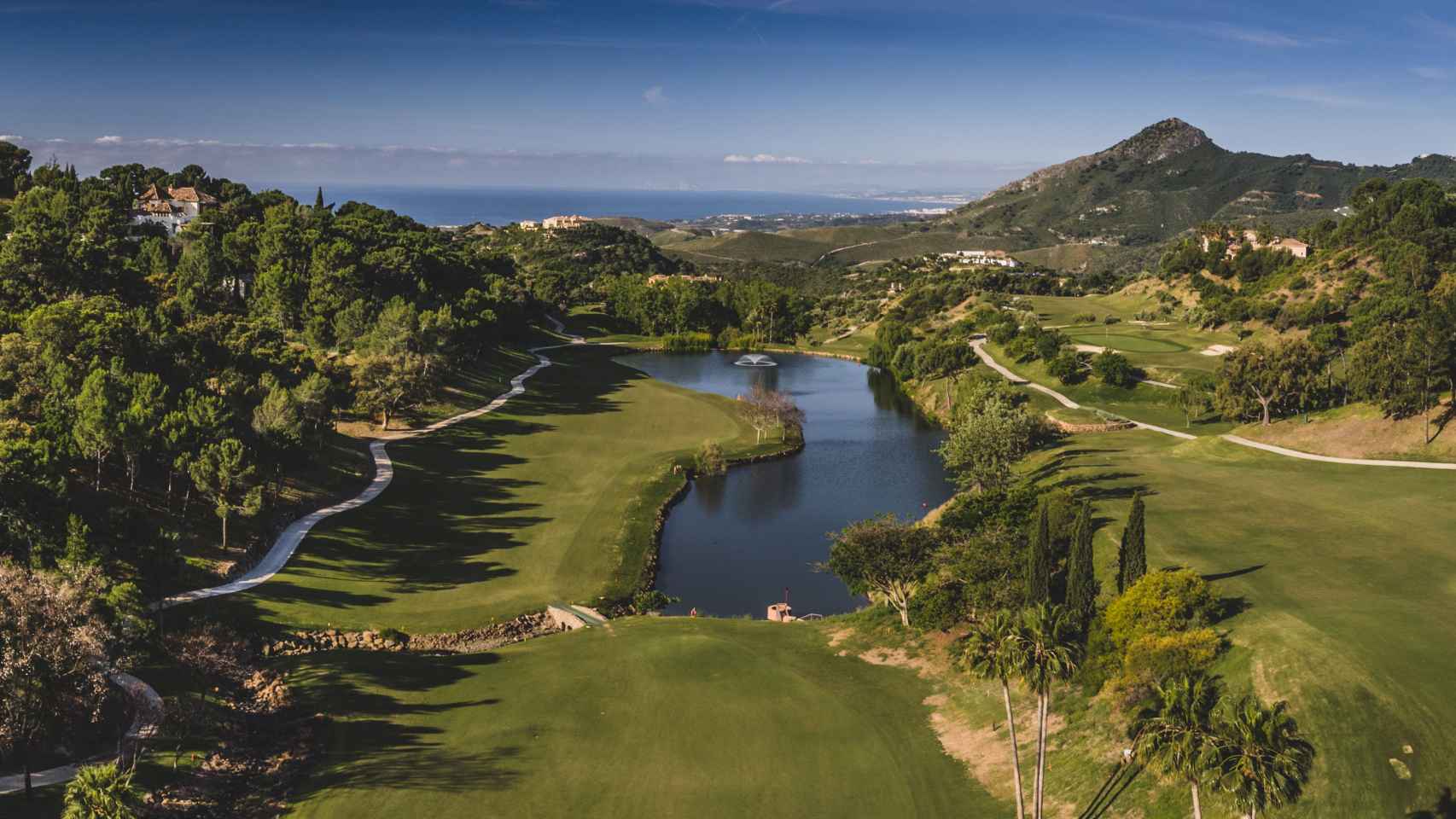 Imagen de uno de los campos de golf que hay en La Zagaleta.