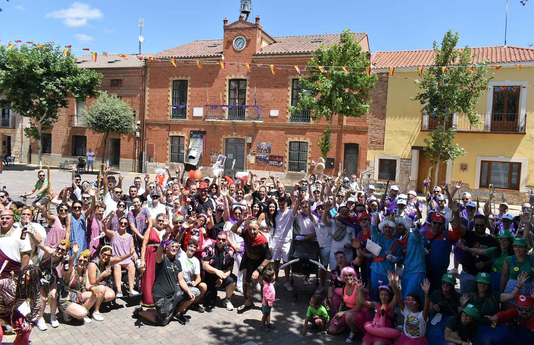Desfile de peñas en Cigales