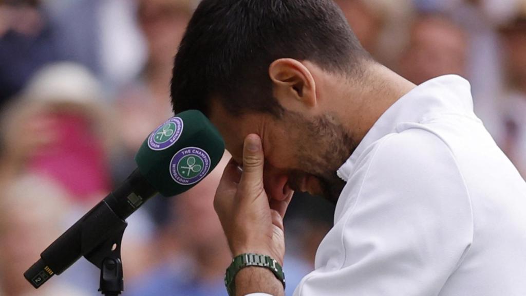 Djokovic rompe a llorar durante su discurso tras la final de Wimbledon 2023