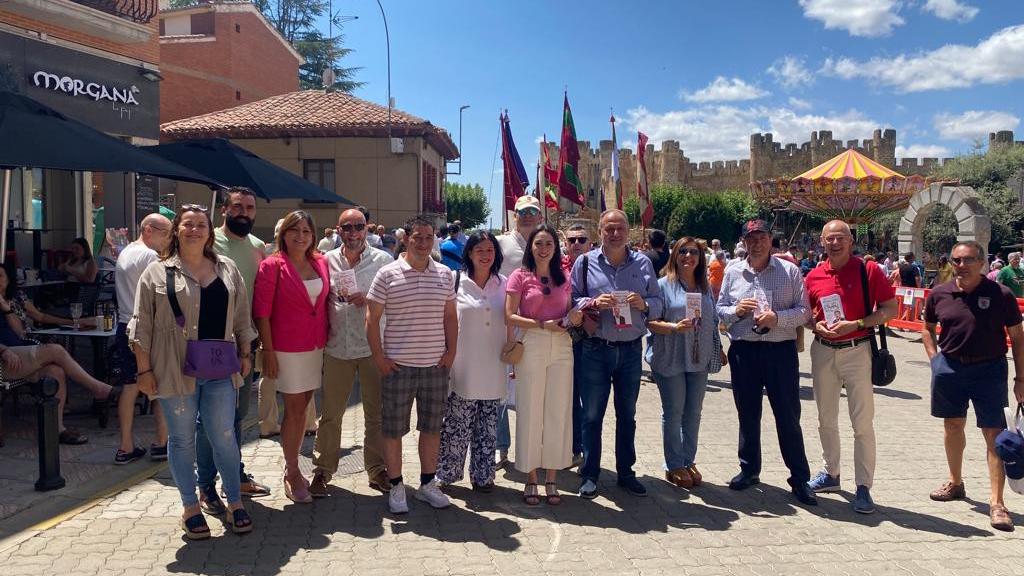 Los candidatos de UPL al Congreso y el Senado, Miguel Ángel Díez Cano y Javier Callado Cobo, junto a otros candidatos del partido