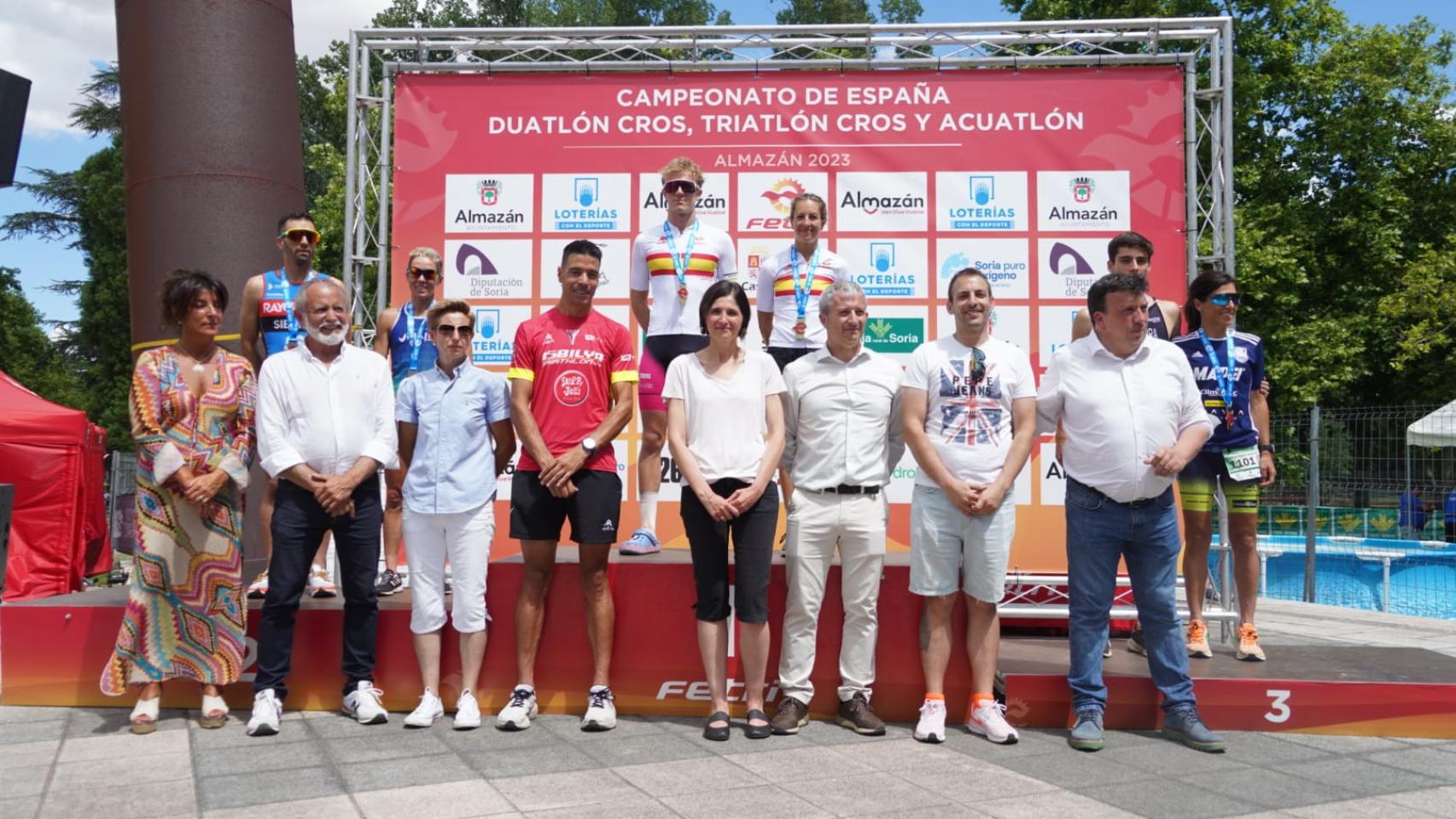Podio conjunto del Campeonato de España de Duatlón Cros 2023 en Almazán