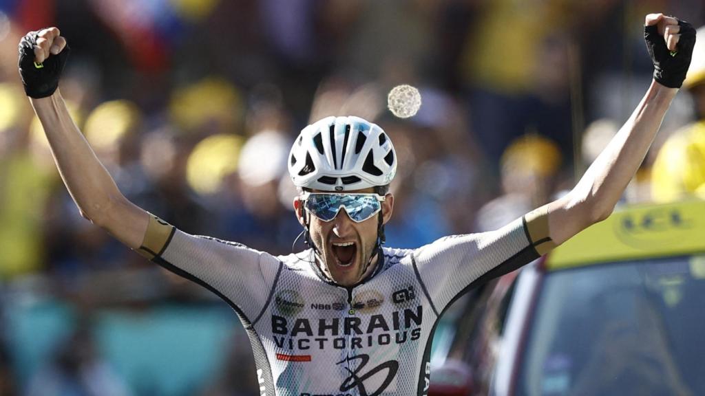 Poels celebra la victoria en el Mont Blanc.