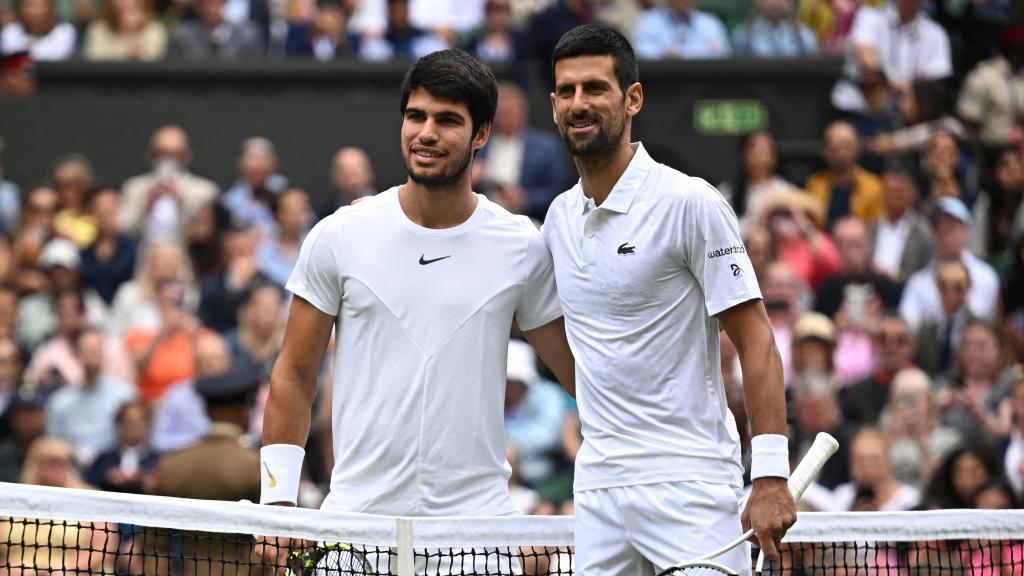 Novak Djokovic y Carlos Alcaraz, en la final de Wimbledon 2023