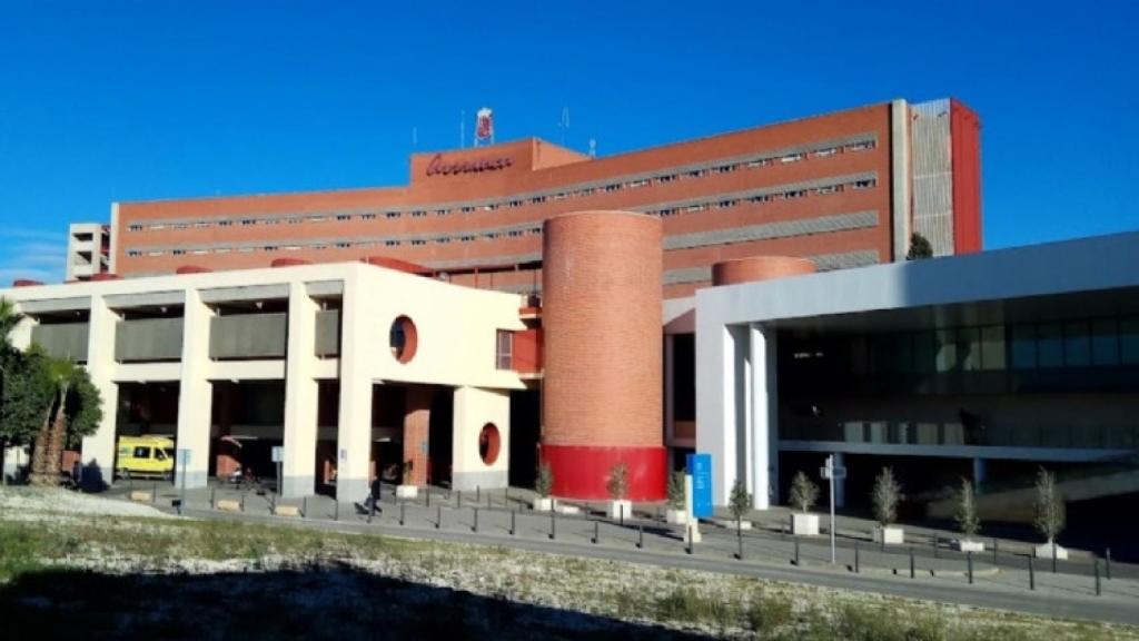 Hospital Virgen de La Arrixaca de Murcia donde ingresó de urgencia la mujer tras ser atropellada.