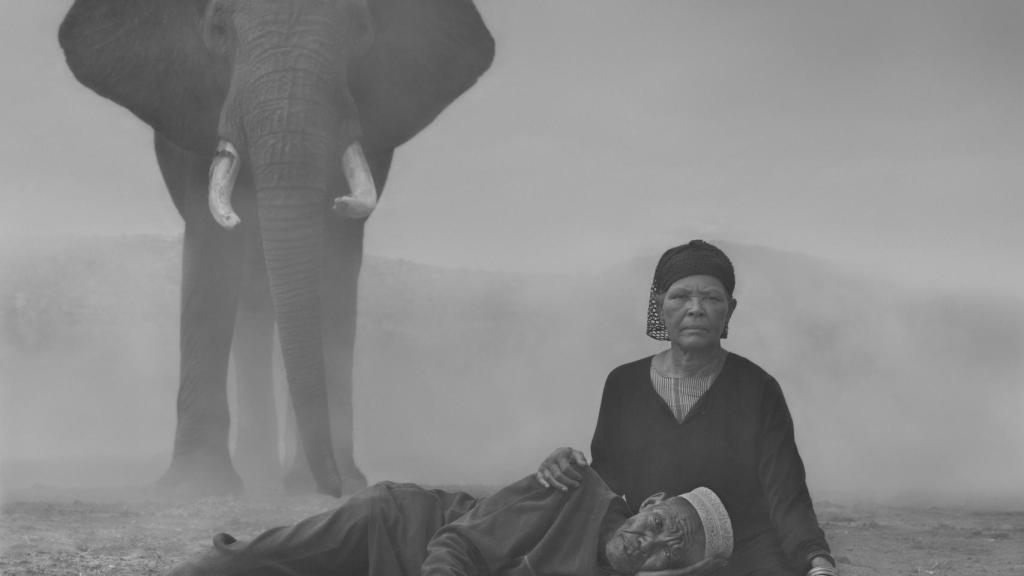 Fatuma, Ali & Bupa, Kenya, 2020 / Foto: Nick Brandt, Galería Tamara Kreisler.