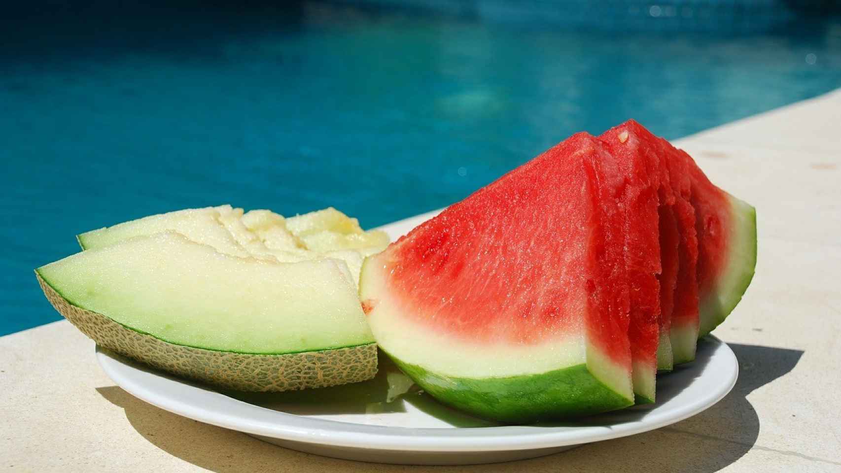 La sandía y el melón son las frutas del verano.