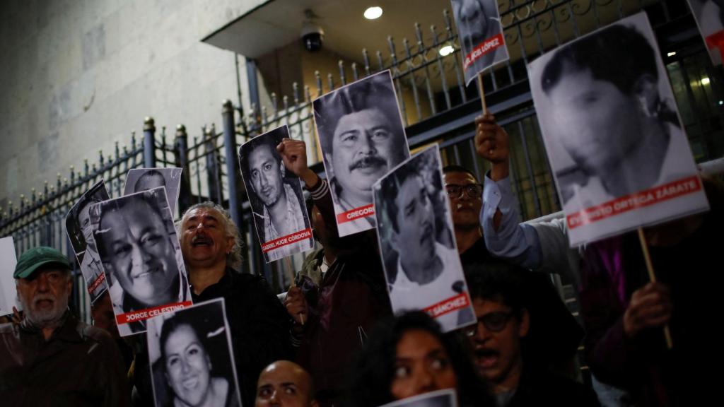 Fotos de periodistas mexicanos asesinados, en una protesta para exigir justicia por Luis Martín Sánchez.