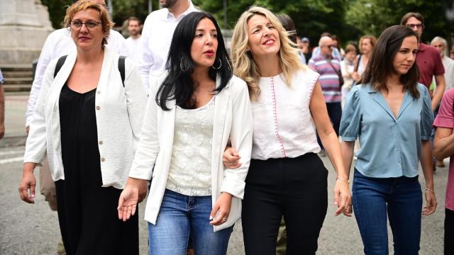 Idoia Villanueva, Yolanda Díaz y Ione Belarra, en Pamplona.