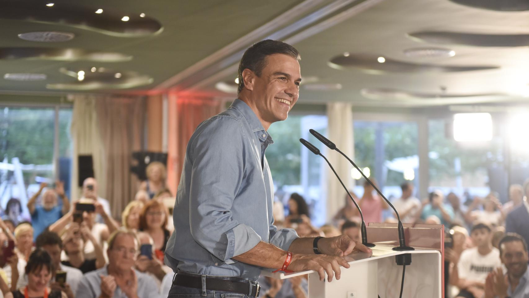 Pedro Sánchez, este lunes en Huesca, durante el mitin del PSOE.