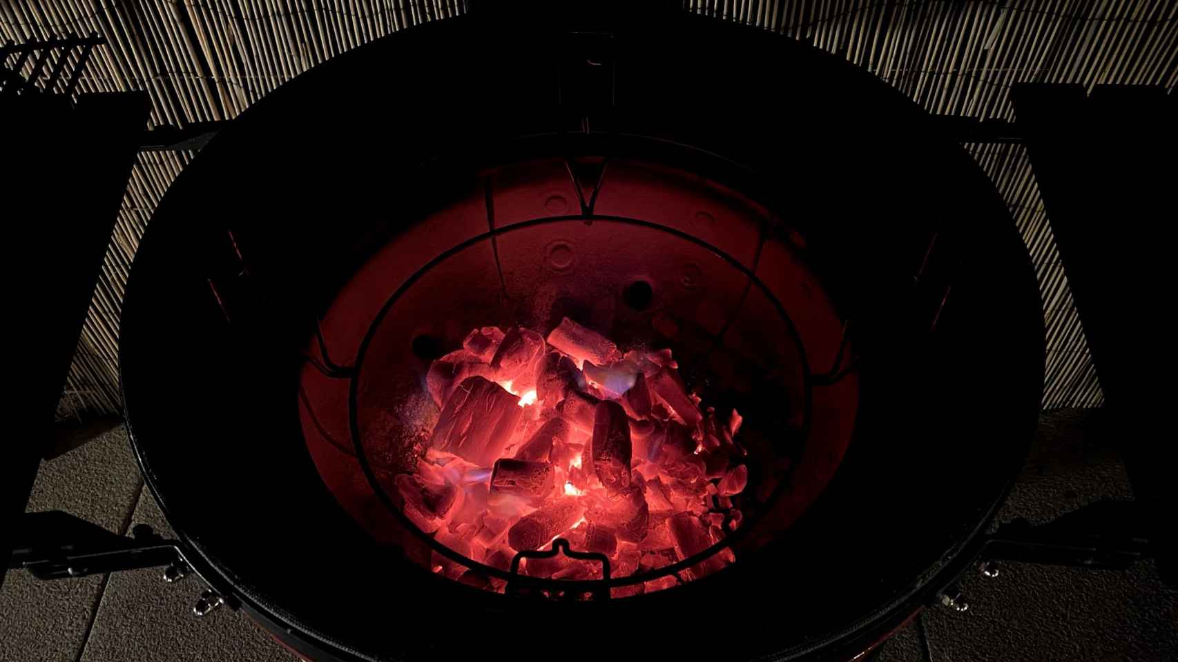 El carbón de Marabú es ideal para conseguir altas temperaturas y una larga duración
