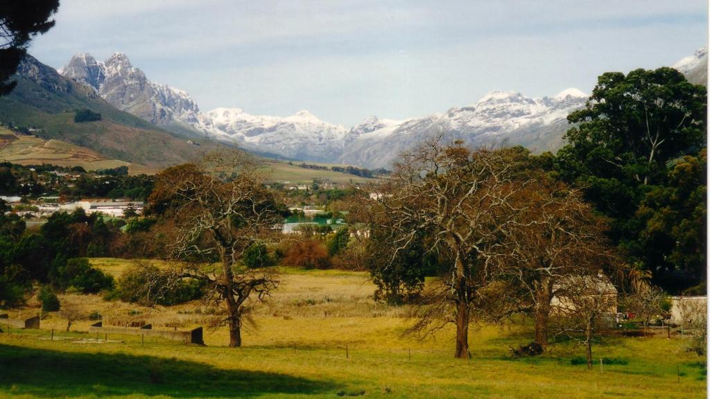 Paisaje cerca de Stellenbosch en la Provincia Occidental del Cabo por el que Michael K arrastra a su madre en la novela