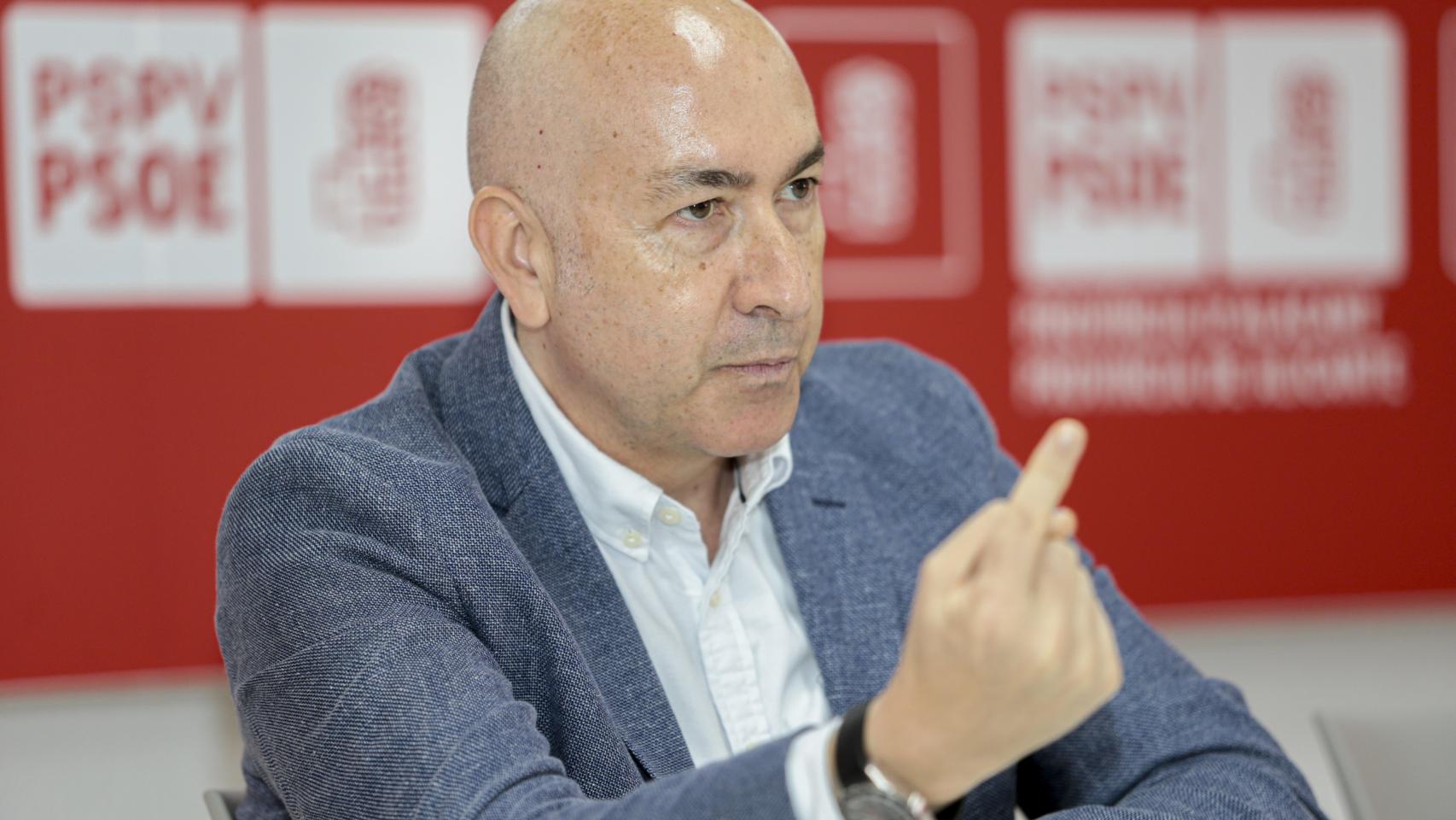 Alejandro Soler defiende la política del Gobierno de Pedro Sánchez.