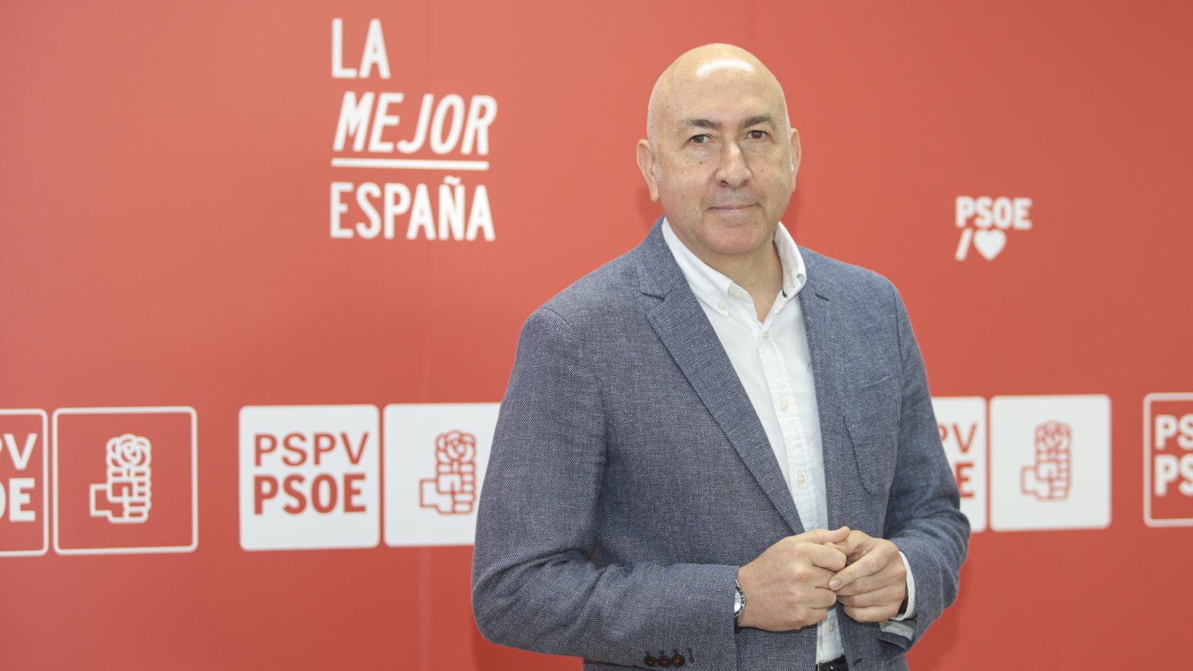 El candidato del PSOE por Alicante, Alejandro Soler, en la sede provincial del partido.