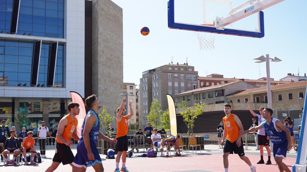 Imagen de un partido del equipo de la UPSA.