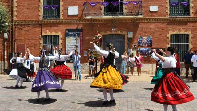Bailes en honor a Santa Marina en Cigales, este martes.