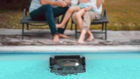 Este innovador limpiafondos es perfecto para tu piscina ¡y ahora tiene 200 euros de descuento!