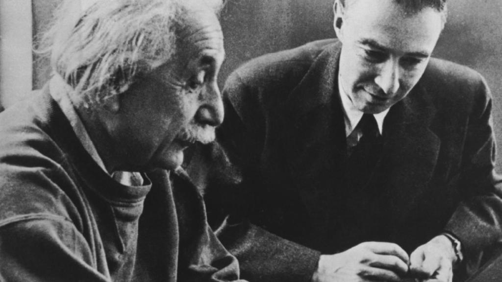 Imagen de archivo de Einstein y Oppenheimer.