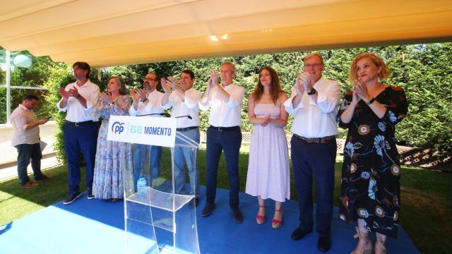 Alfonso Fernández Mañueco, presidente del PP de Castilla y León, junto a Alfonso Rueda, presidente del PP de Galicia en un acto en Ponferrada