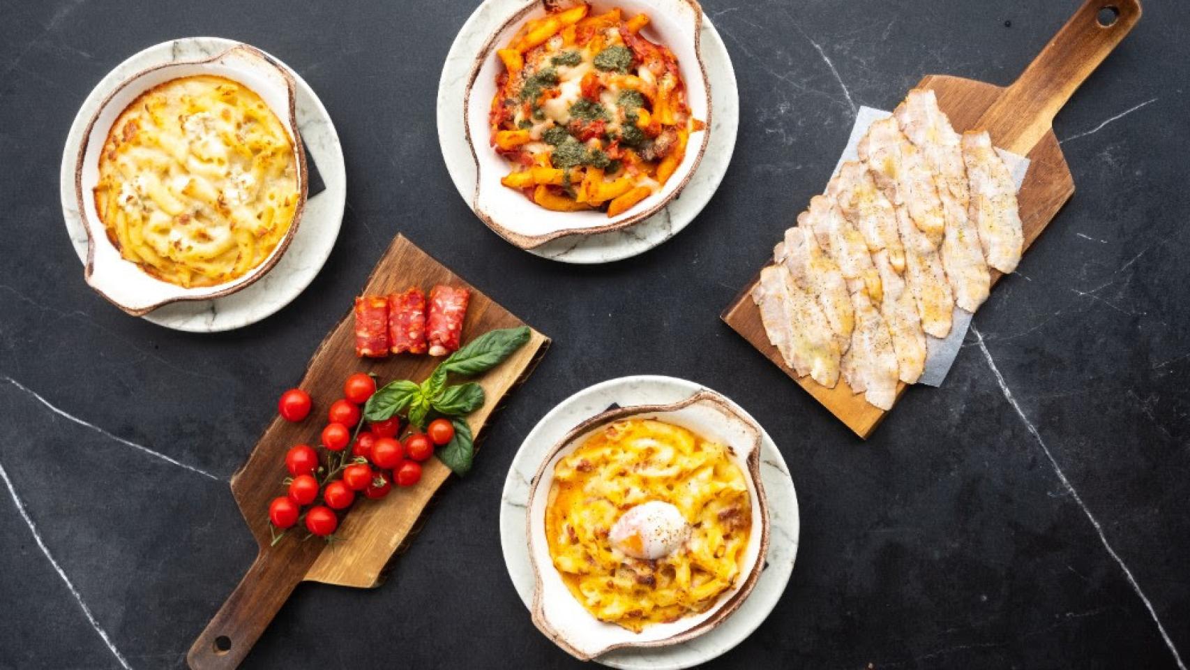 Las nuevas pastas gratinadas de Ditaly y el chicharrón de Cádiz presentes en su carta.