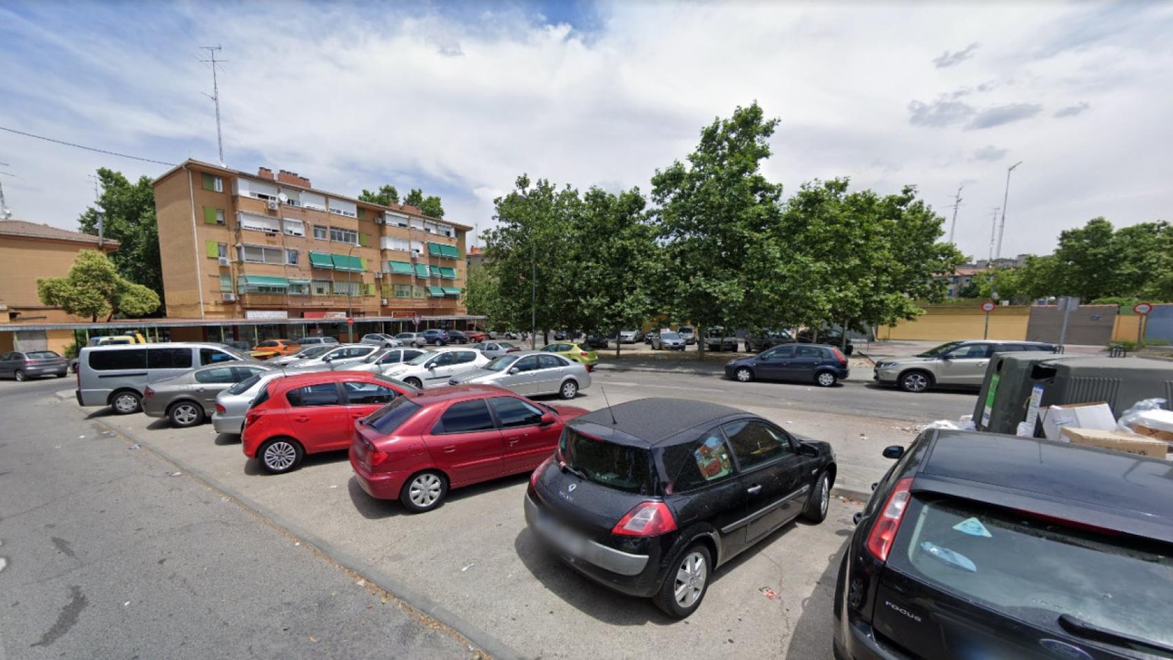 Plaza Artesanos, en San Blas-Canillejas (Madrid), donde los traficantes vendían hachís.