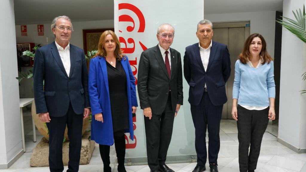 Pablo de Otaola, junto al alcalde, Francisco de la Torre, en un acto del mandato pasado.