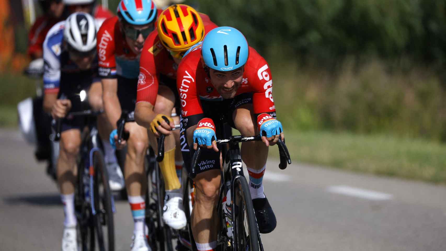 Campenaerts encabeza el grupo de fugados en la etapa 18 del Tour de Francia 2023.