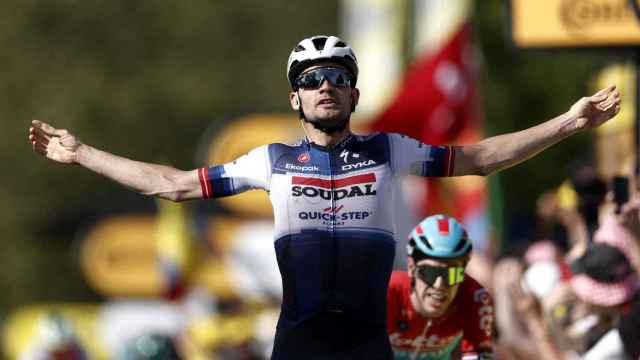 Kasper Asgreen celebra su triunfo en la etapa 18 del Tour de Francia.