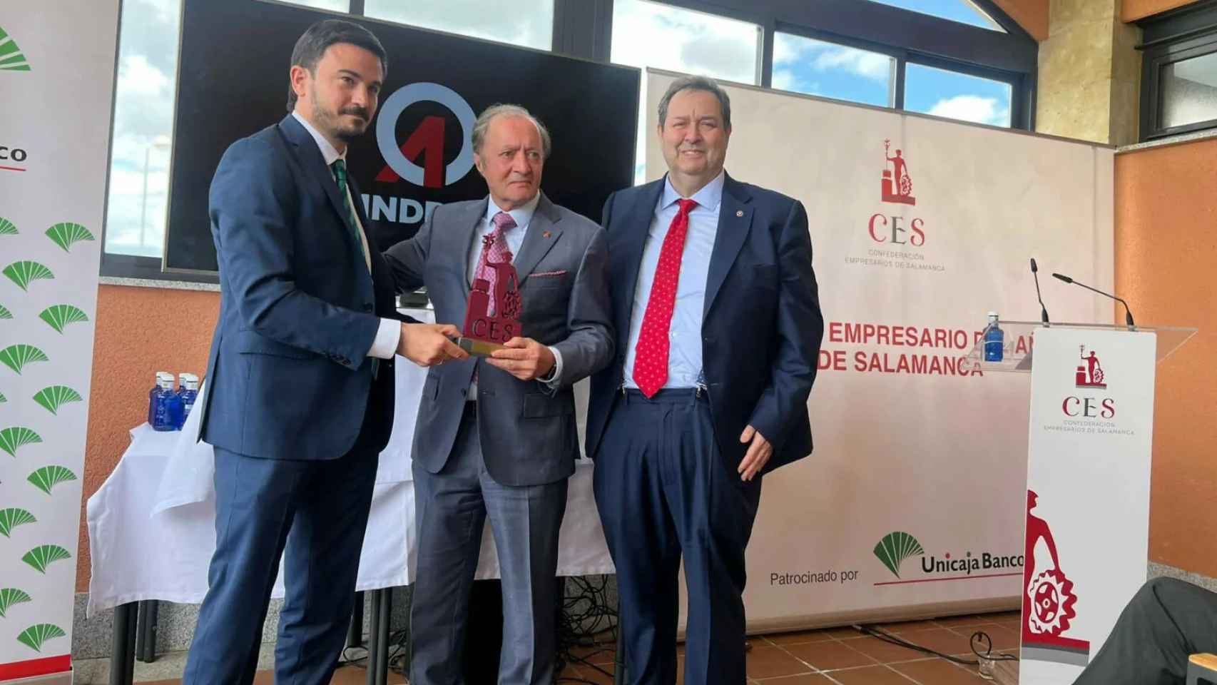 CES entrega el premio de Empresario del Año a Eustaquio Andrés