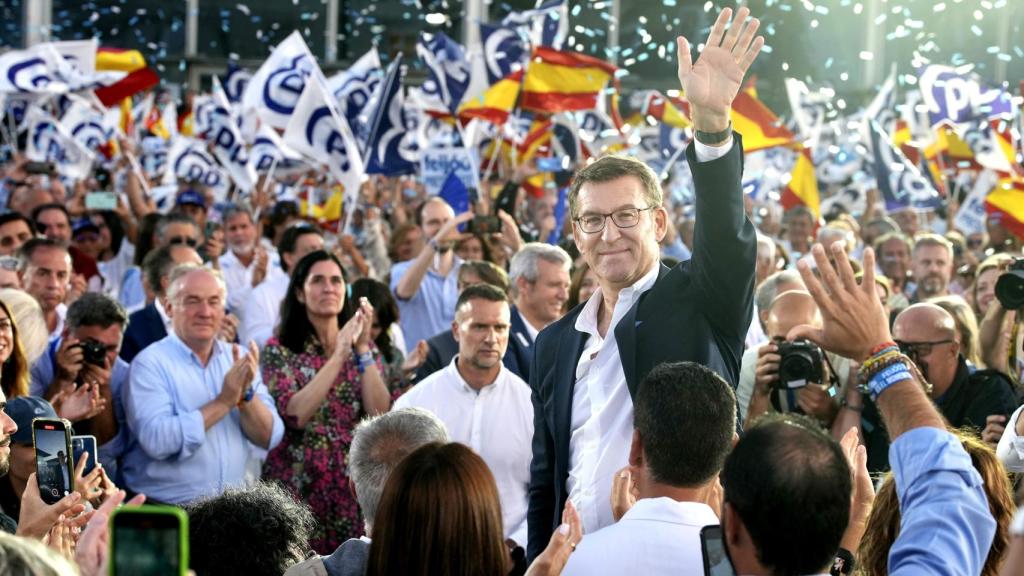 Alberto Núñez Feijóo, líder del Partido Popular, en el cierre de campaña de Coruña.