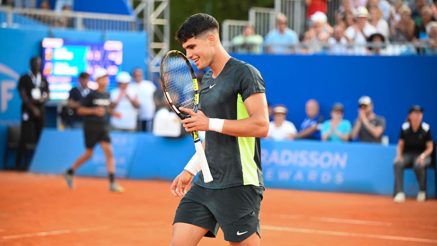 Carlos Alcaraz, durante su partido individual en la Copa Hopman.