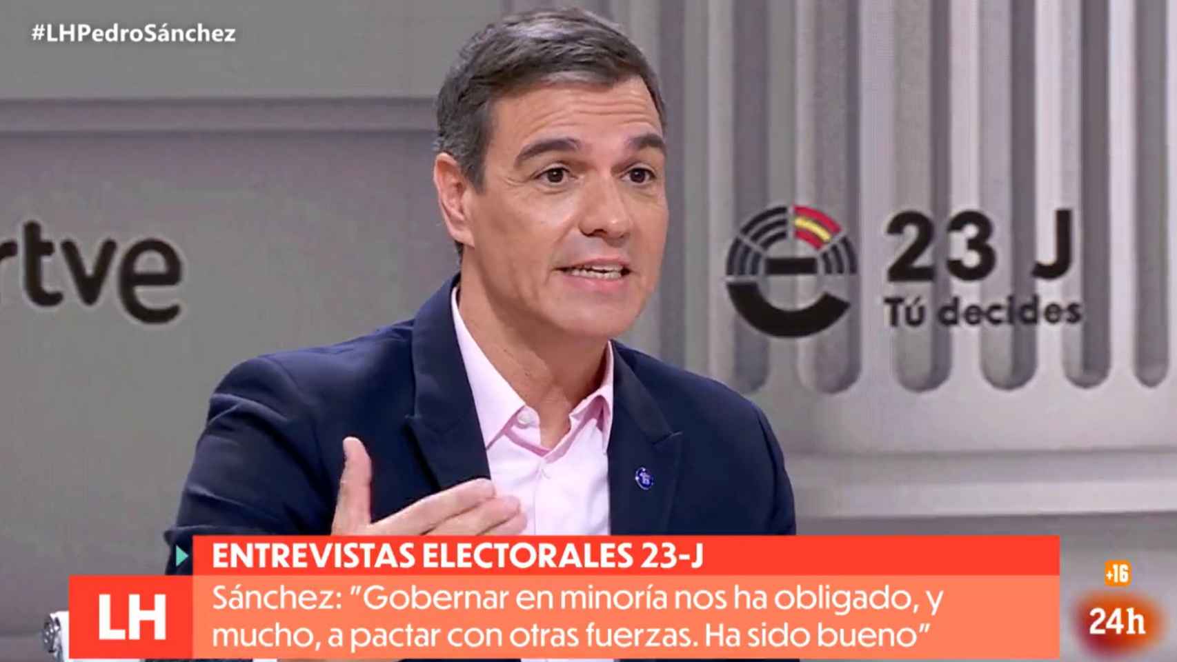 El presidente del Gobierno, Pedro Sánchez, este viernes en una entrevista en TVE.