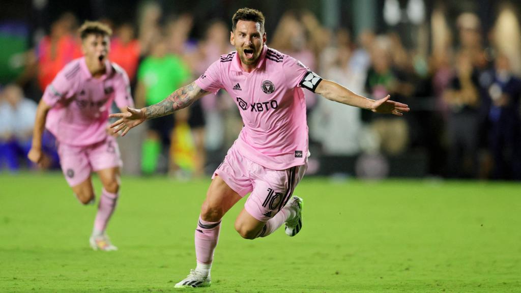 Leo Messi celebra su primer gol con el Inter de Miami