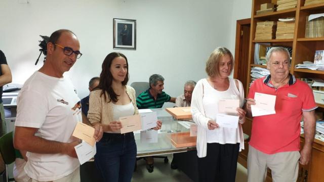 Villarroya bate récord de nuevo: sus siete electores votan en 26 segundos