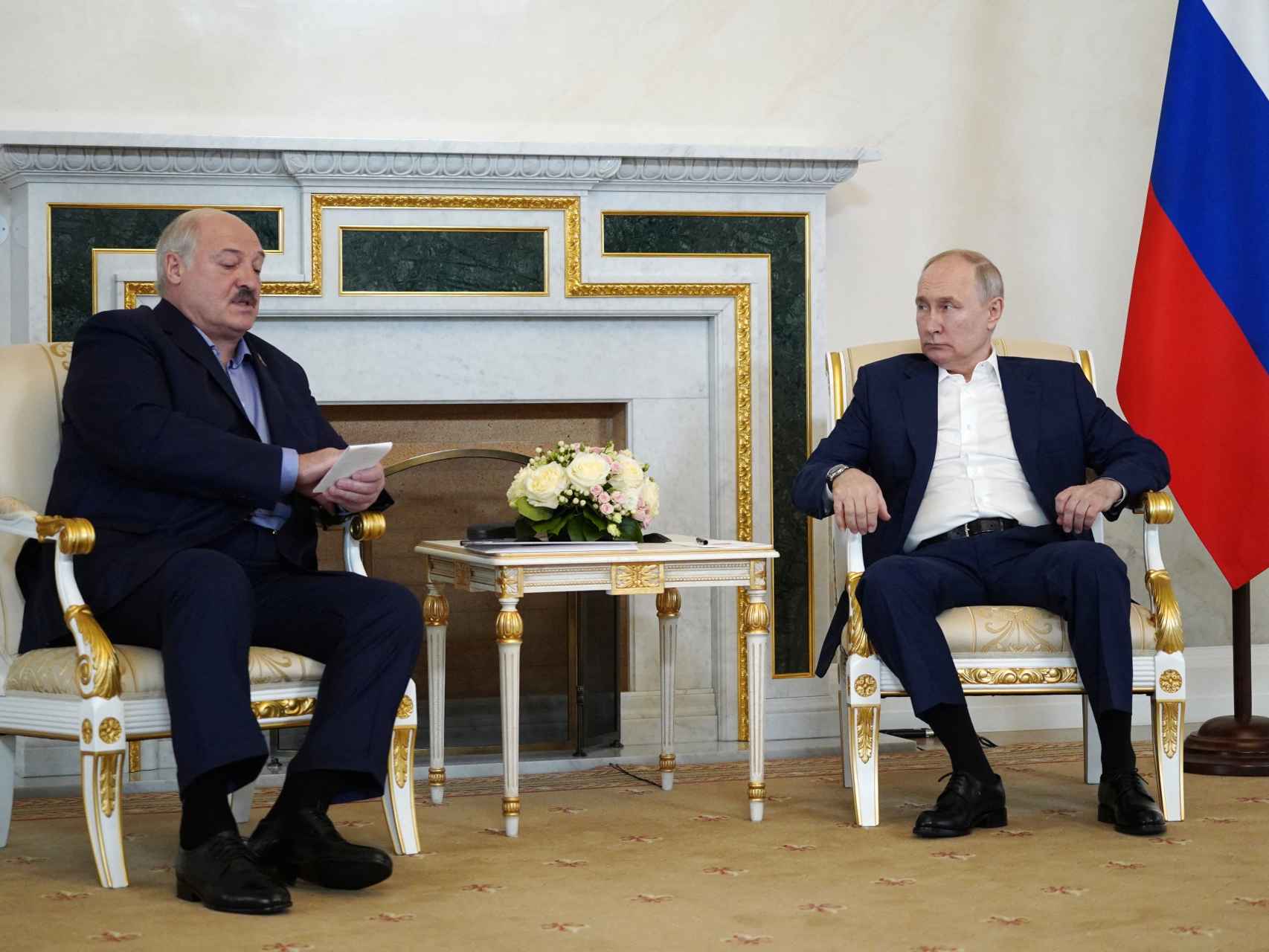 El presidente de Bielorrusia, Aleksandr Lukashenko, durante su reunión con el presidente de Rusia, Vladímir Putin.