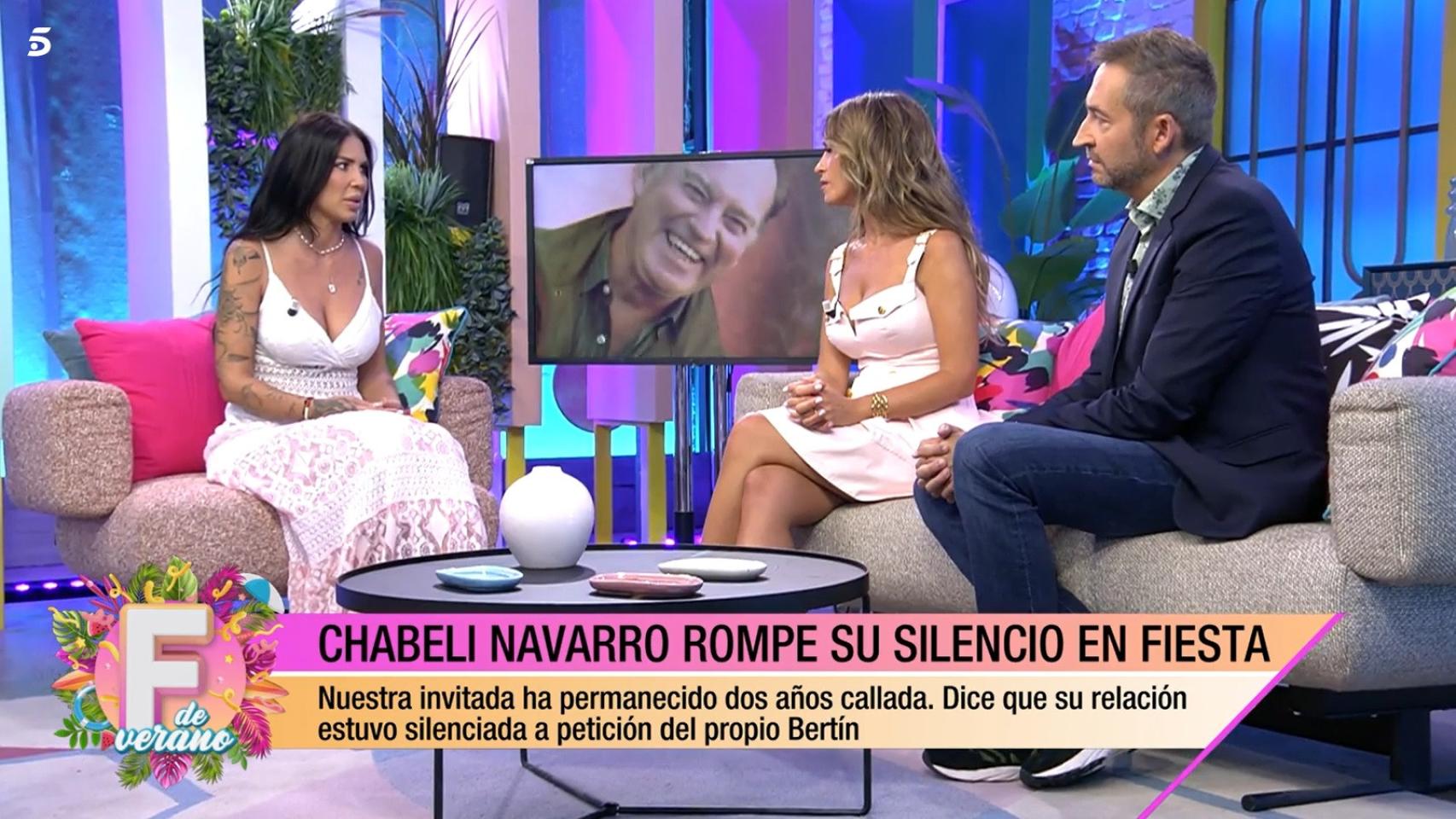 Chabeli Navarro con María Verdoy y Frank Blanco en 'Fiesta de verano'.