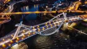 Imagen aérea del puente del milenio, en Ourense.