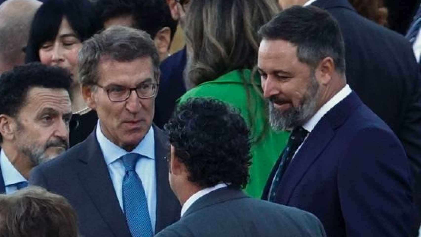 El líder popular, Alberto Núñez Feijóo, y el responsable de Vox, Santiago Abascal.