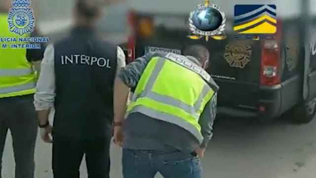 Operativos de la Policia Nacional e Interpol.