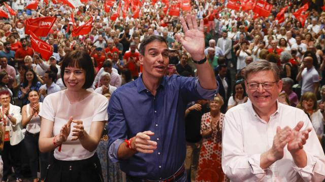 Diana Morant, Pedro Sánchez y Ximo Puig, en un acto de campaña.