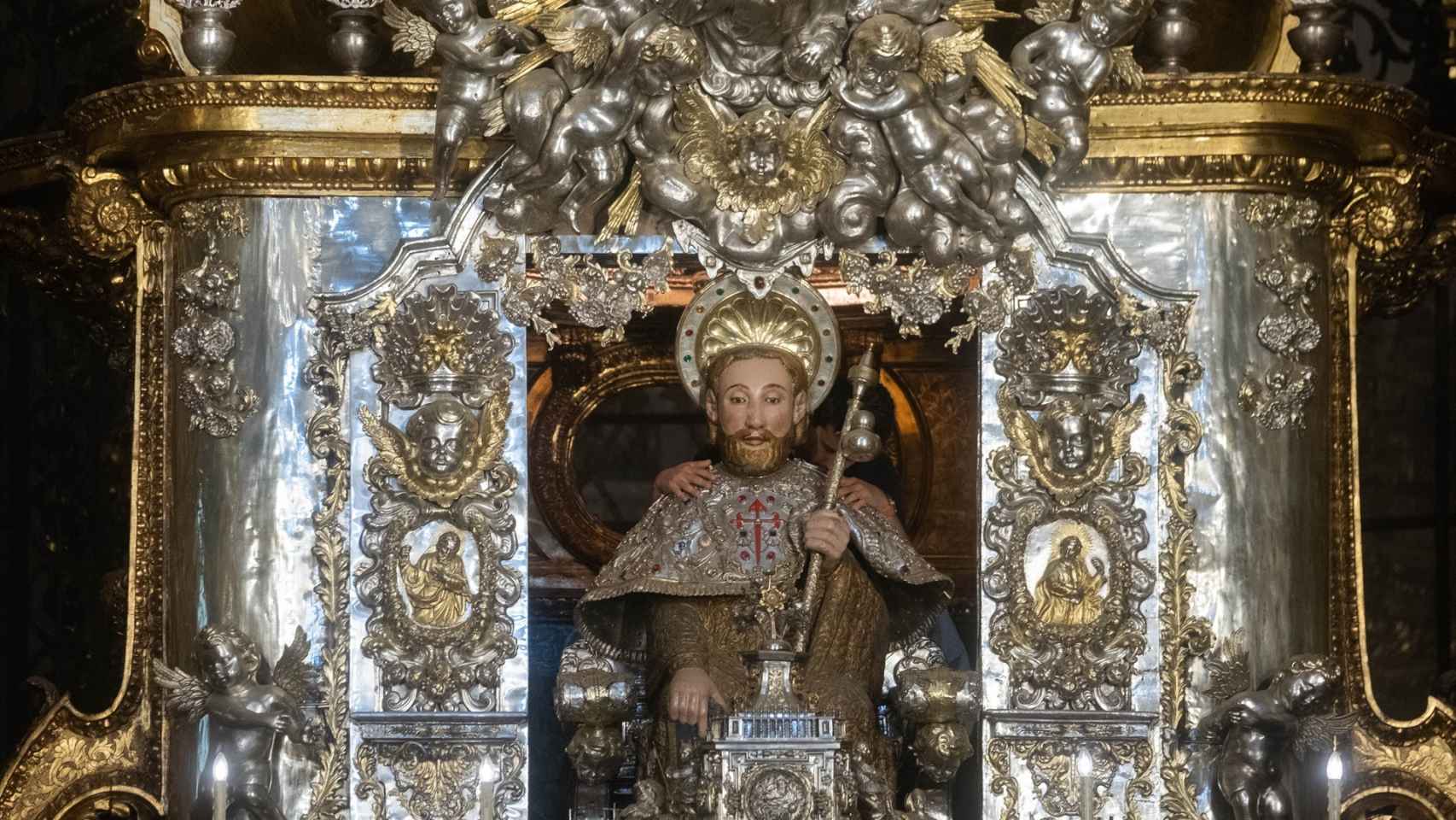 Talla del apóstol Santiago en la Catedral de Santiago de Compostela.