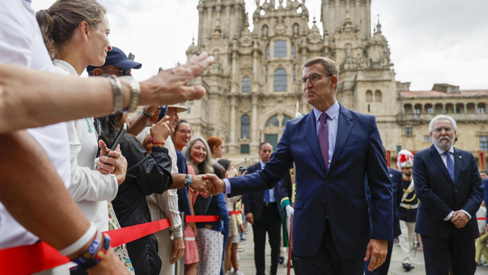 Alberto Núñez Feijóo, este martes a su llegada a Santiago de Compostela.