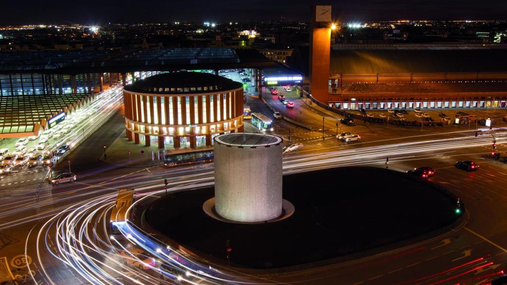 Imagen exterior del monumento homenaje a las víctimas del 11M en Atocha.