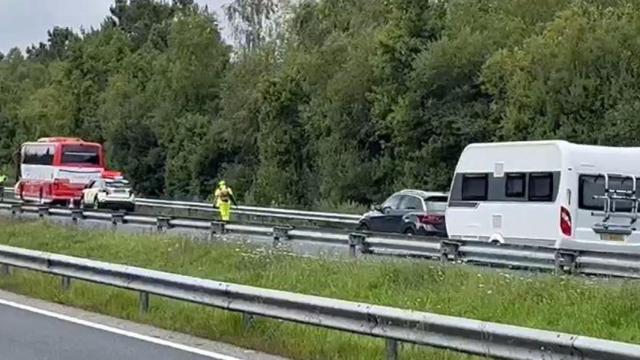 Un autobús Ferrol-Santiago sufre un reventón en la AP-9 y los viajeros salen ilesos