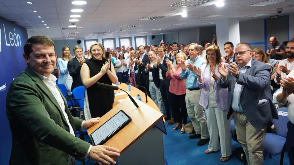 El presidente de la Junta, Alfonso Fernández Mañueco, clausura la Junta Directiva Autonómica del PP de Castilla y León, este miércoles.